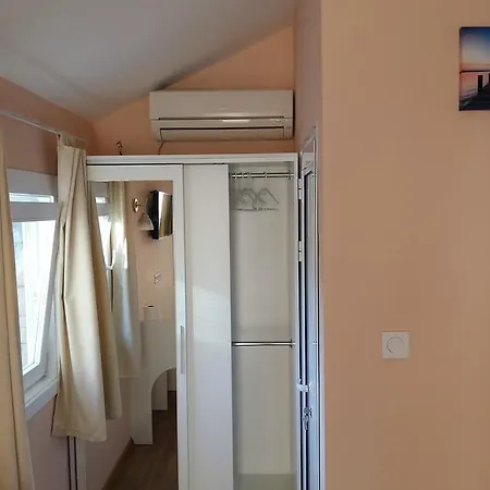 Yanina Guest house